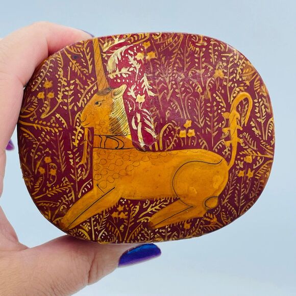 Vintage Hand Painted Wooden Laquered Unique Unicorn Trinket Box Kashmir 1940s - Picture 4 of 11
